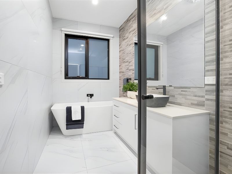 Bathroom with freestanding bath – 10 Cumberland Drive, Pakenham
