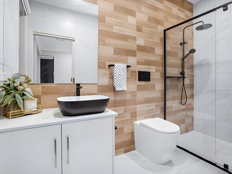 Ensuite – 10 Cumberland Drive, Pakenham