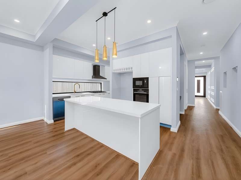 Kitchen with island bench – 206 Primrose Avenue, Officer