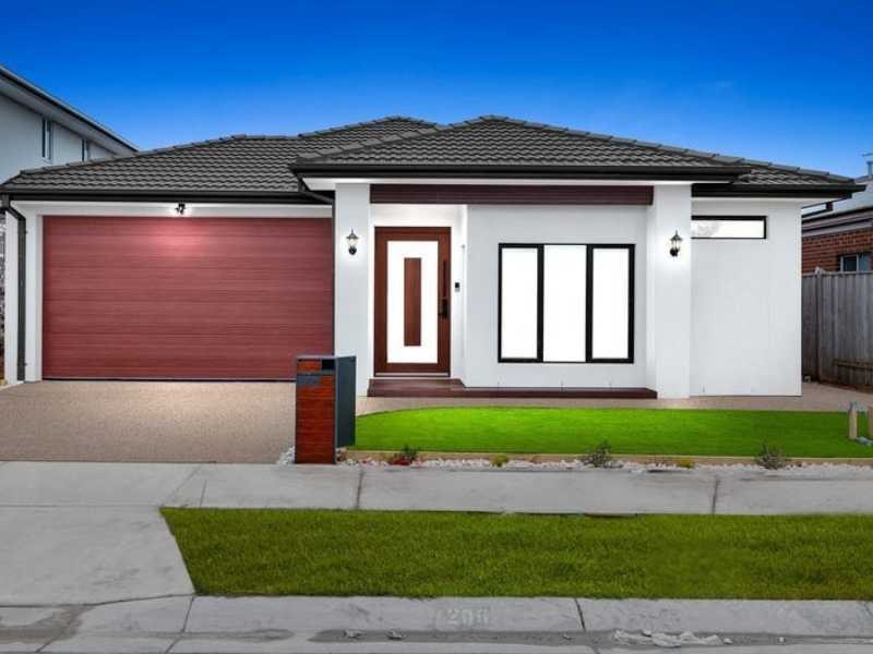 Front of a ZAB Homes residence in Officer